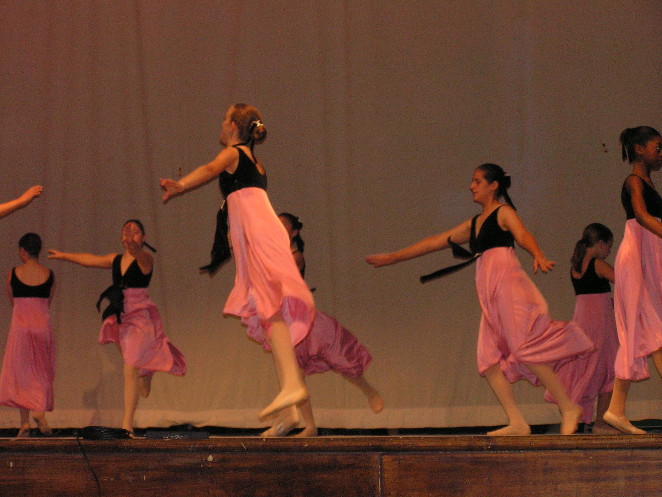 ./2006/Dance Recital/Danceurs Dress Reh 20 0006.JPG